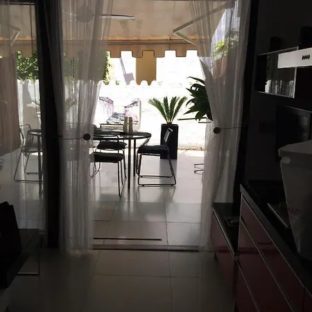 Puerto Banus Leo 马尔韦利亚